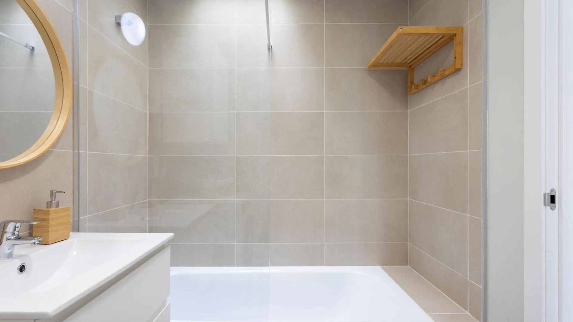 Home2Book Nordic Stay, Pool & Waves In Abades